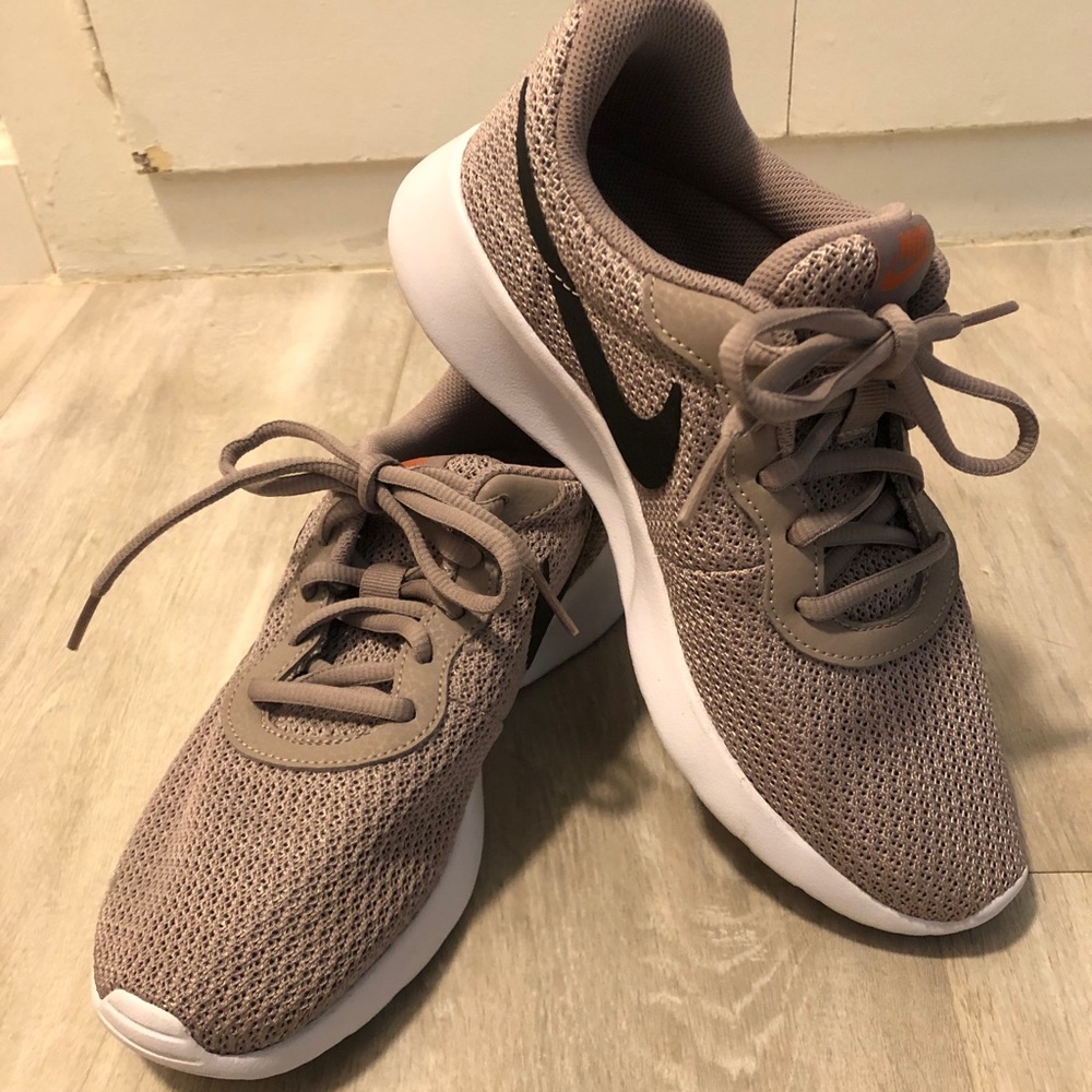 Nike Tanjun Athletic Shoes